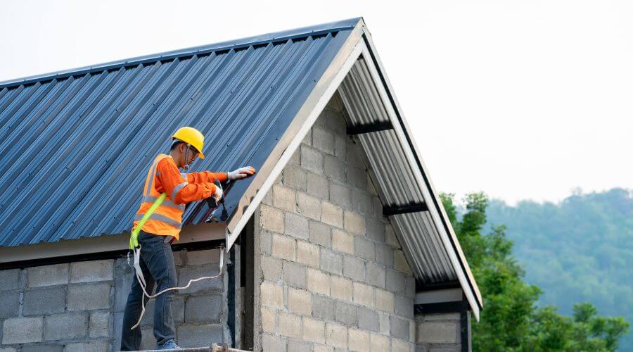 Professional metal roof installation in Stonefort, IL